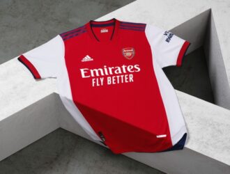 Домашня форма Арсеналу на сезон 21/22