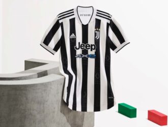 Домашня форма Ювентуса сезону 21/22