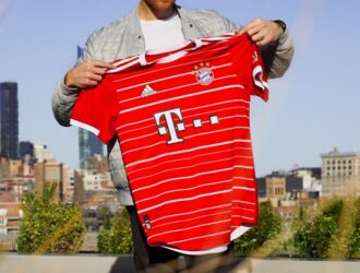 Домашня форма Баварії на сезон 22/23