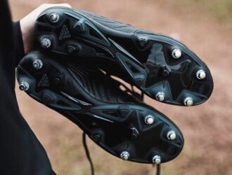 Шипи для бутс. Правильний вибір під різні види поверхонь