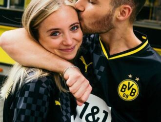 Виїзна форма Борусії Дортмунд 22/23