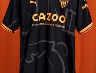 Виїзна форма Валенсії на сезон 22/23