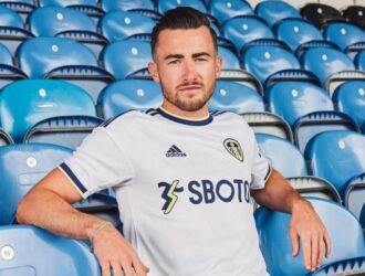 Домашня форма Лідса на сезон 22/23